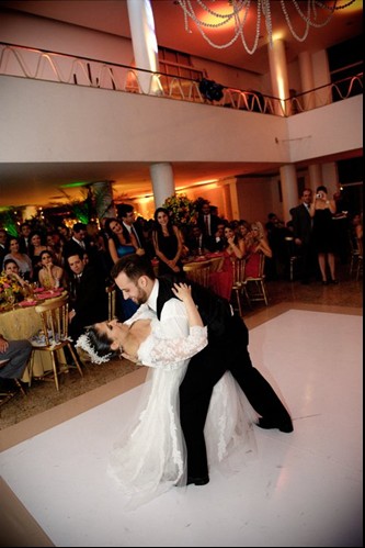 Foto número 20 de Casamento Flávia e Márcio no Clube do Vasco da cerimonialista Liliane Cariello, do Rio de Janeiro, RJ, que faz cerimonial de casamentos, cerimonial de eventos, cerimonial de festas, cerimonial de 15 anos, cerimonial de bodas, cerimonial de eventos sociais, cerimonial de aniversários, decoração de casamento, decoração de festas de 15 anos, decoração de eventos sociais, decoração de aniversários, buffet de casamento, buffet de 15 anos, buffet festas, buffet eventos e assessoria cerimonial. Fotos de Casamento Flávia e Márcio no Clube do Vasco. Foto numero 20 da cerimonialista Liliane Cariello, do Rio de Janeiro, RJ, que faz cerimonial de casamentos, cerimonial de eventos, cerimonial de festas, cerimonial de 15 anos, cerimonial de bodas, cerimonial de eventos sociais, cerimonial de aniversários, decoração de casamento, decoração de festas de 15 anos, decoração de eventos sociais, decoração de aniversários, buffet de casamento, buffet de 15 anos, buffet festas, buffet eventos e assessoria cerimonial. cerimonial casamento cerimonialista eventos casamentos rio festa buffet 15 anos niteroi festas de janeiro rj decoração com flores para fotografia e doce decorado receita bolos orçamento
