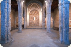 Buzz (Te), the medieval church of Santa Maria di Hum, interior, nave Ronzano (Te), chiesa medievale di Santa Maria di Ronzano, interno, navata centrale