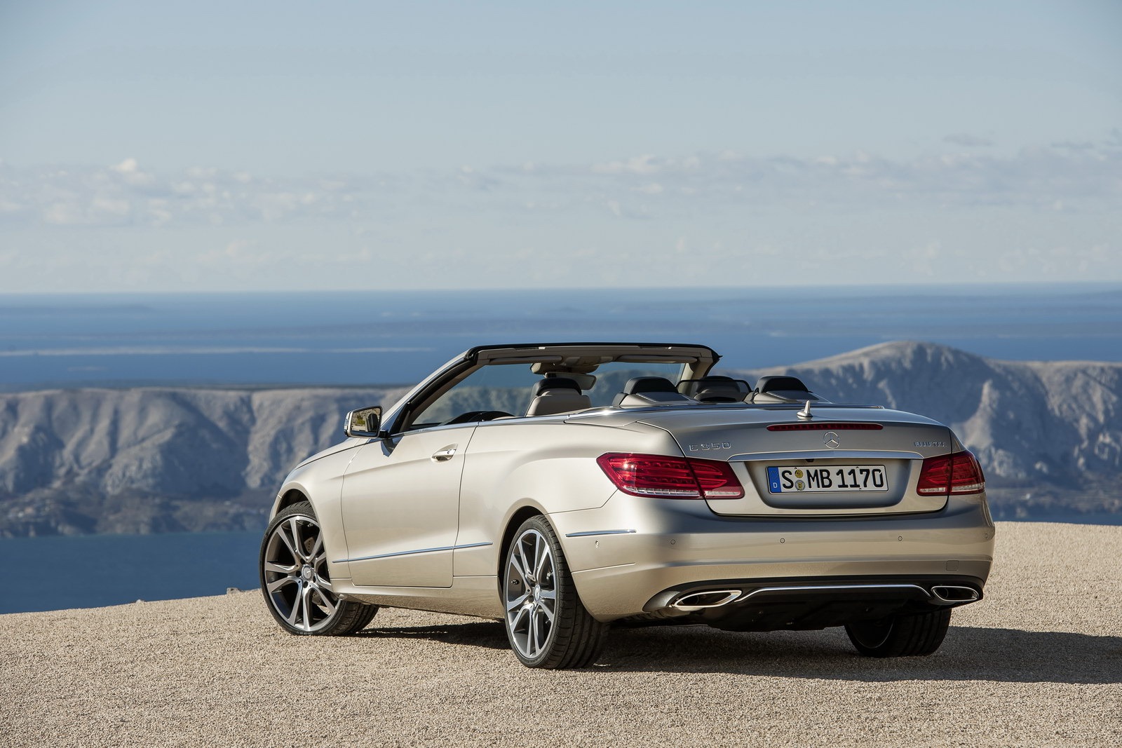 Mercedes-Benz-E-Class-Coupe-Cabriolet-9[2].jpg