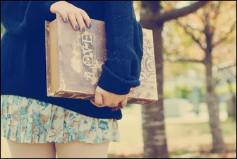 Livro e menina Livro e menina