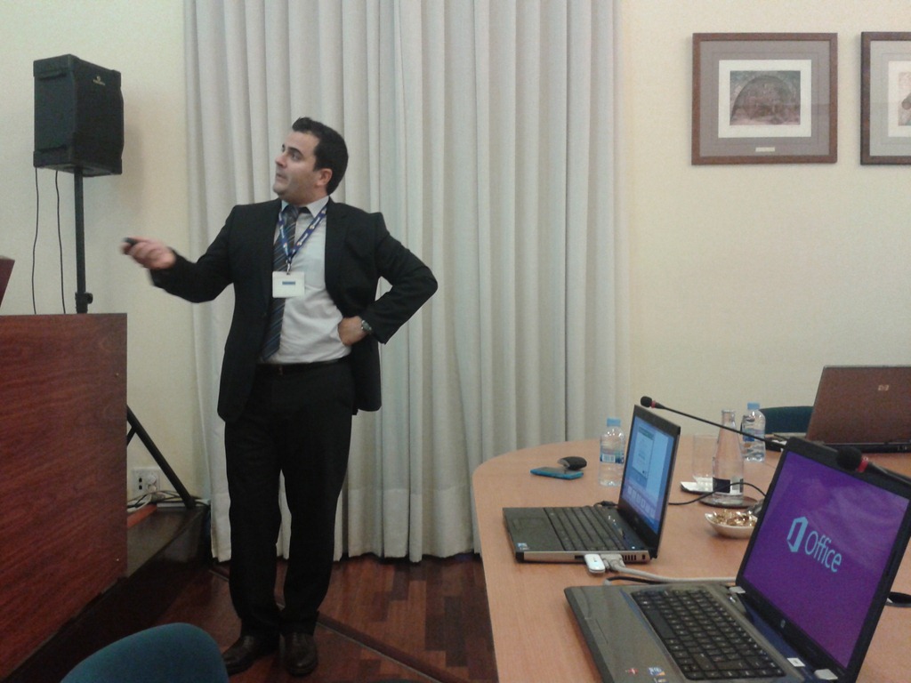 [2012-10-23%252010.21.07%255B4%255D.jpg]