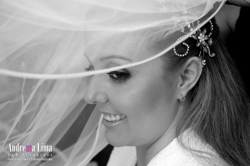 Fotos de Casamento Jacqueline e Sérgio. Foto numero 0029 do estudio L&D Producoes, do Rio de Janeiro, RJ. Andressa Lima e equipe fazem fotos de casamento (fotografias de casamentos), fotos de making-of (making of de noiva), fotos de eventos sociais, fotos de casal (ensaios fotograficos de e-session), videos de casamento (filmagem de casamentos), videos de making-of e videos de eventos sociais. Fotojornalismo e videojornalismo no Rio de Janeiro, RJ. Sheraton Barra Maquiagem Vestido de casamento Sapato sapo Making Of Jacqueline penteado Deusa Paes fotos rio janeiro fotografias casal rj foto eventos noiva ensaio fotografico noivas com doces madrinha modelos