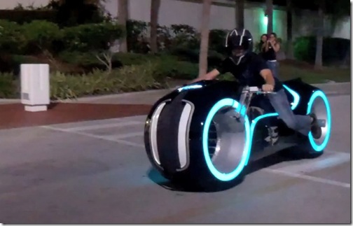 awesome-electric-tron-lightcycle-by-parker-brothers-3 awesome-electric-tron-lightcycle-by-parker-brothers-3
