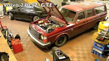 1975-Volvo-245-Wagon-Engine