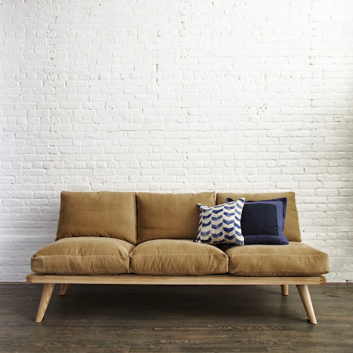 The full size sofa.
