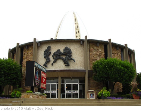 'Pro Football Hall of Fame' photo (c) 2010, Matt McGee - license: http://creativecommons.org/licenses/by-nd/2.0/