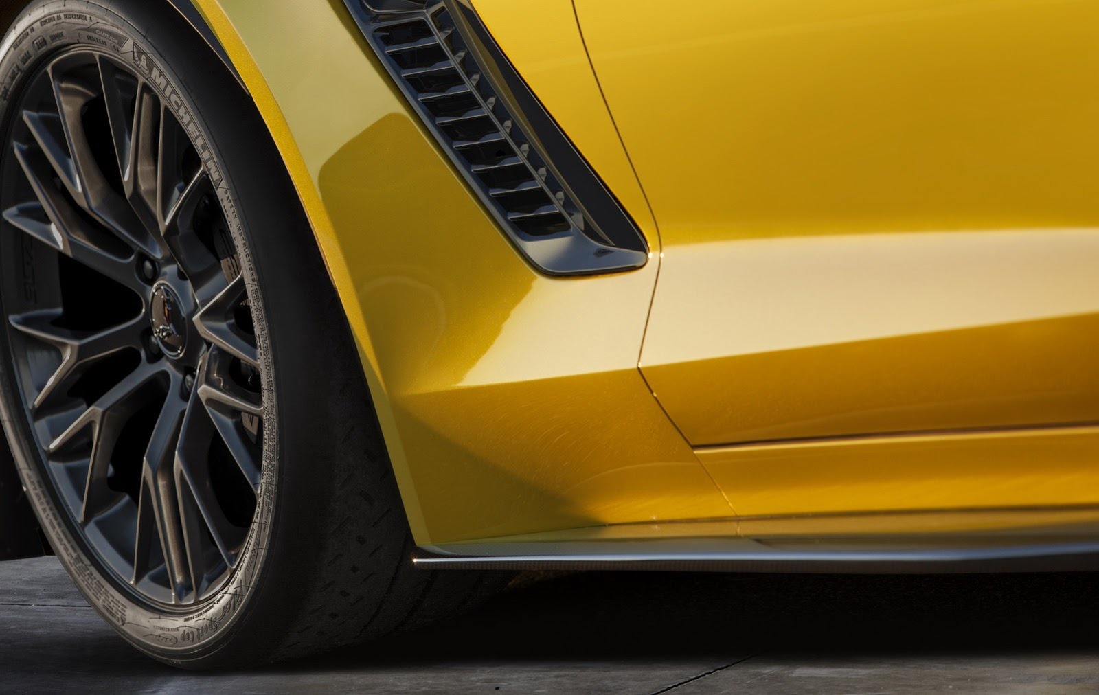 [2015-Chevrolet-Corvette-Z06%255B2%255D.jpg]
