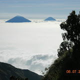 Sindoro and Sumbing from Merbabu (Wolfgang Piecha, July 2006) Sindoro and Sumbing from Merbabu (Wolfgang Piecha, July 2006)