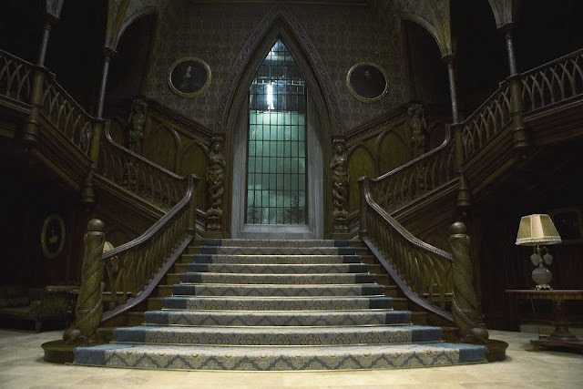 Dark Shadows new still 03