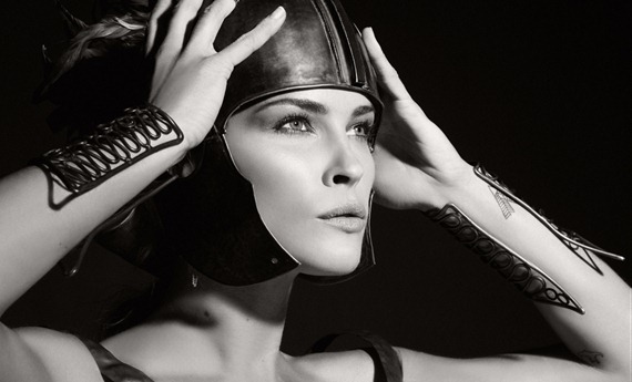 10814_erin-wasson-en-el-calendario-pirelli-2011