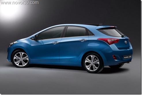 Novo i30 2013 traz