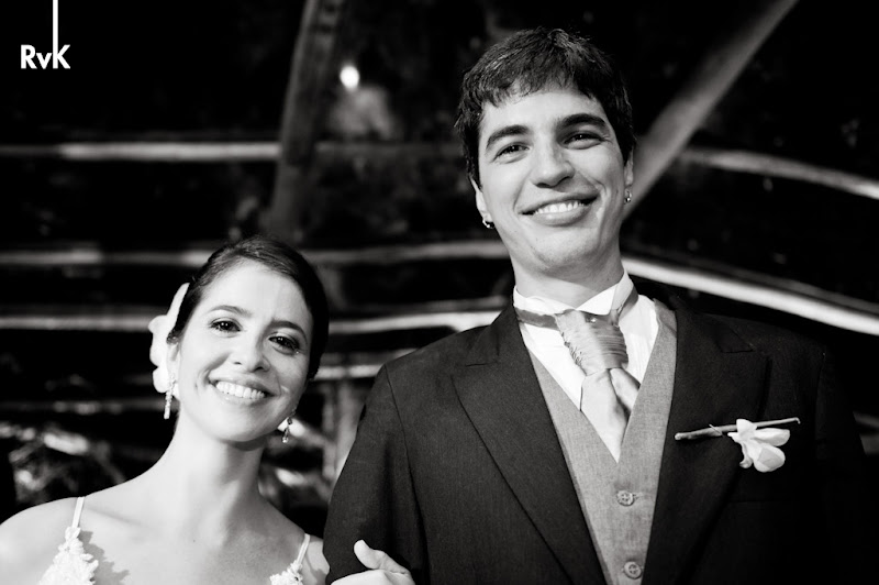 Fotos de Marina e Renato. Foto numero 29 de Rogerio von Kruger, fotografo no Rio de Janeiro (RJ), que faz fotos de casamento, fotos de musica, fotos de shows e fotos de eventos. Rogerio von Kruger faz fotos digitais de casamento no Rio de Janeiro, RJ. fotos de casamento foto digital rio janeiro rj festa noiva noivas festas album casamentos digitais retrato fotografia imagens