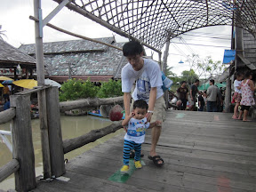 พู่กันเที่ยวพัทยาและยังท้องเสีย