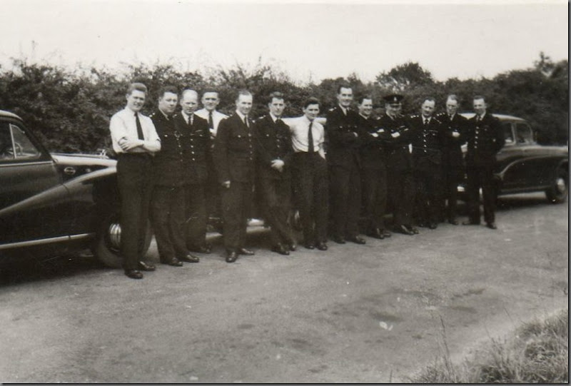 Advanced course. Instructors from the right Athol Burnham, Brian Leng, Ted Barber, ?, Jock Murphy Cars, Austin?, Year?