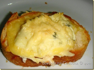Bruschettas quatro queijos Bruschettas quatro queijos