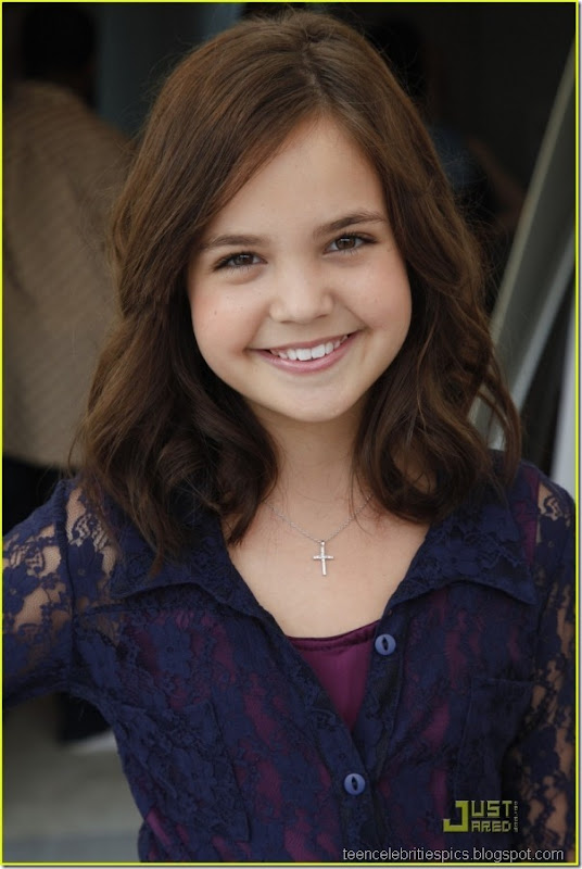 Bailee Madison Hot Pictures 6
