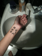 [tumblr_lu6wqfKIWG1qzm63do1_250%255B3%255D.gif]
