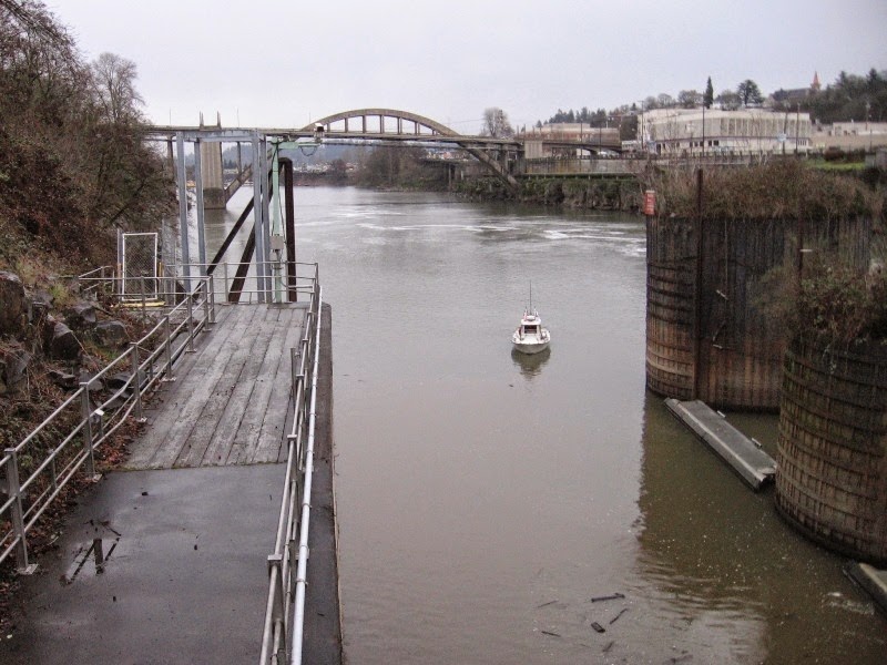[IMG_1887-Willamette-River-Bridge-fro.jpg]