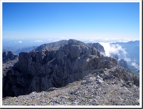 Jito Escarandi - Jierru 2424m - Lechugales 2444m - Grajal de Arriba y de Abajo (Picos de Europa) 0099