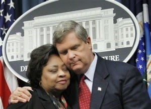 [Shirley-Sherrod-and-Tom-Vilsack-1-300x217%255B4%255D.jpg]