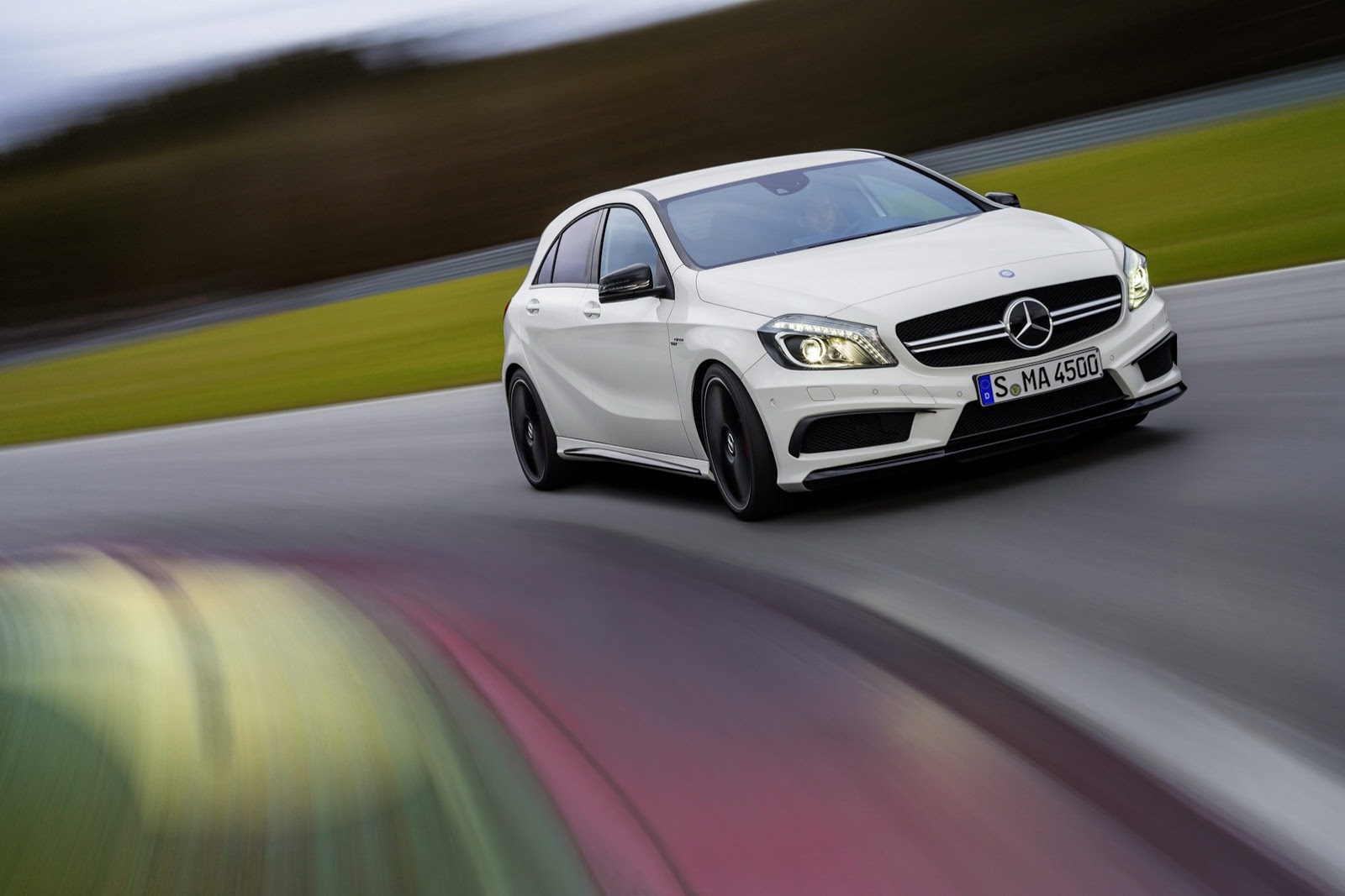 [Mercedes-A45-AMG-23%255B2%255D.jpg]
