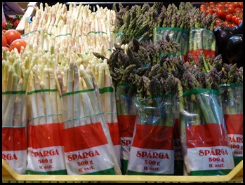 Budapest market asparagus_edited-1