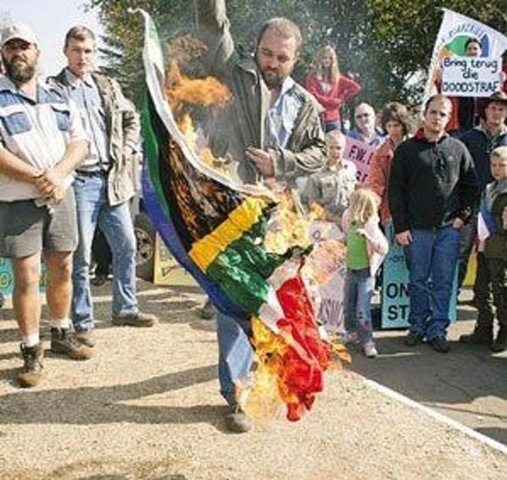 [DELMAS%2520MEMORANDUM%2520OF%2520TRUTH%2520HANDING%2520OVER%2520MAY%252031%252012012%2520PROTEST%2520FLAGBURNING%255B7%255D.jpg]