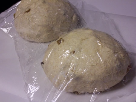 [golden-raisin-bread%2520009.jpg]