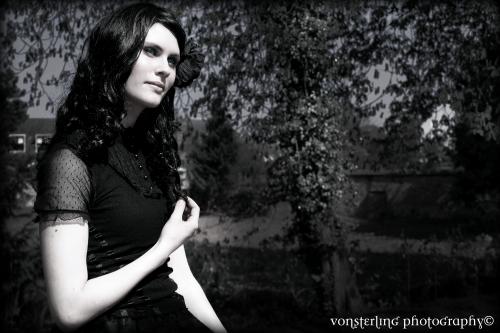 Gothic Dolly, Gothic Girls