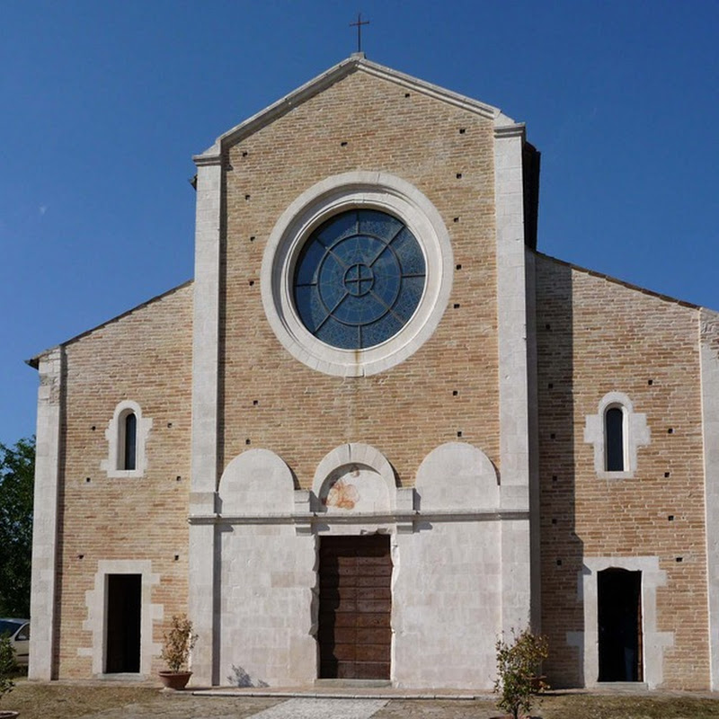 La chiesa di Santa Maria di Ronzano rappresenta un interessante esempio di propagazione di modelli architettonici pugliesi in Abruzzo.