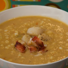 Scallop Chowder with Leeks and Corn