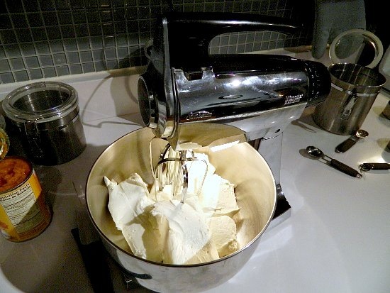 [Cheesecake%2520Sour%2520Cream%2520%2528550x413%2529%2520%25282%2529%255B4%255D.jpg]