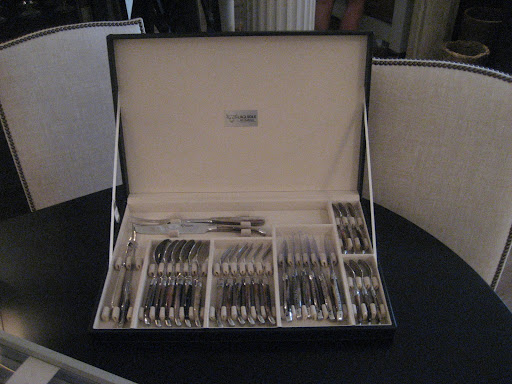 Tortoise shell silverware. Simply perfect.