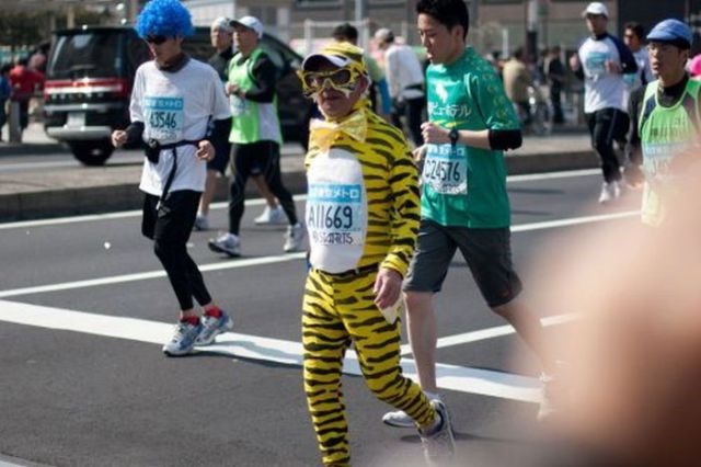 [tokyo-marathon-costumes-19%255B2%255D.jpg]