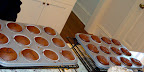 The cupcakes are ready to be decorated!