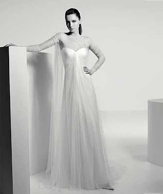 Modelo Verso - Vestidos de novia Avance Manuel Mota 2009