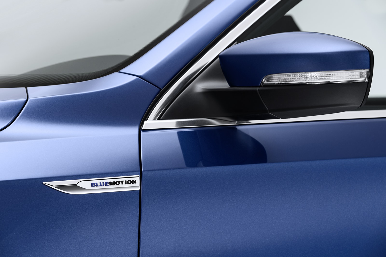 [Volkswagen-Passat-BlueMotion-Concept-3%255B3%255D.jpg]