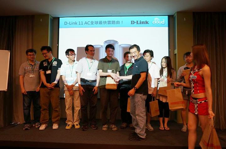 D-Link 11 AC 我要成為雲路由之王 !! 全球最快雲路由 !!