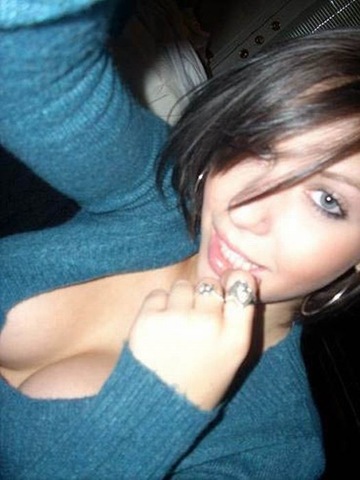 [hot-girls-sweater-puppies-7%255B2%255D.jpg]