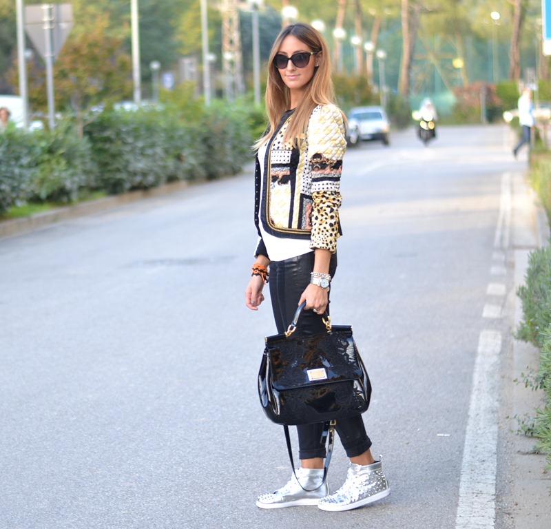 DSC_0574 Rinascimento, Céline t-shirt, Céline tee, Céline, Miss Sicily Bag, Miss Sicily, Valentino Sunglasses, Studded Sneakers, C&A Studded Sneakers, H&M, H&M trousers, Cruciani, Cruciani Bracelets, Braccialetti Cruciani, Braccialetti Cruciani di Halloween, fashion blogger, italian fashion bloggers, fashion blog