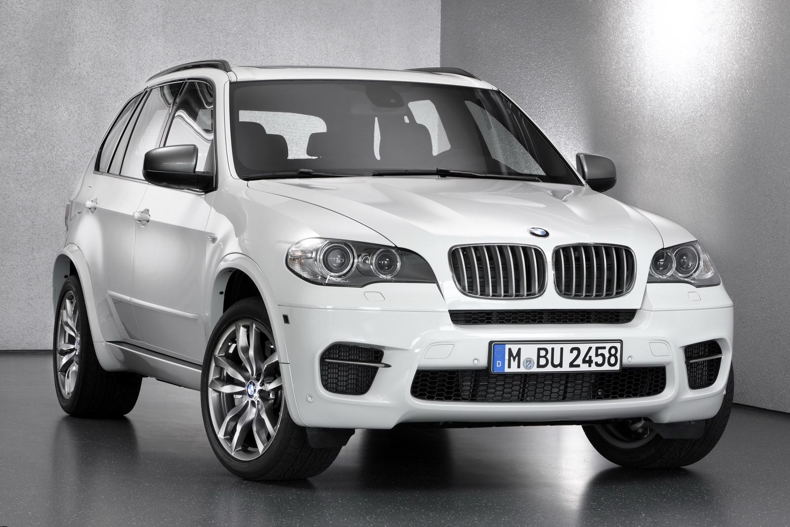 [BMW-X5-M50d-1%255B2%255D.jpg]
