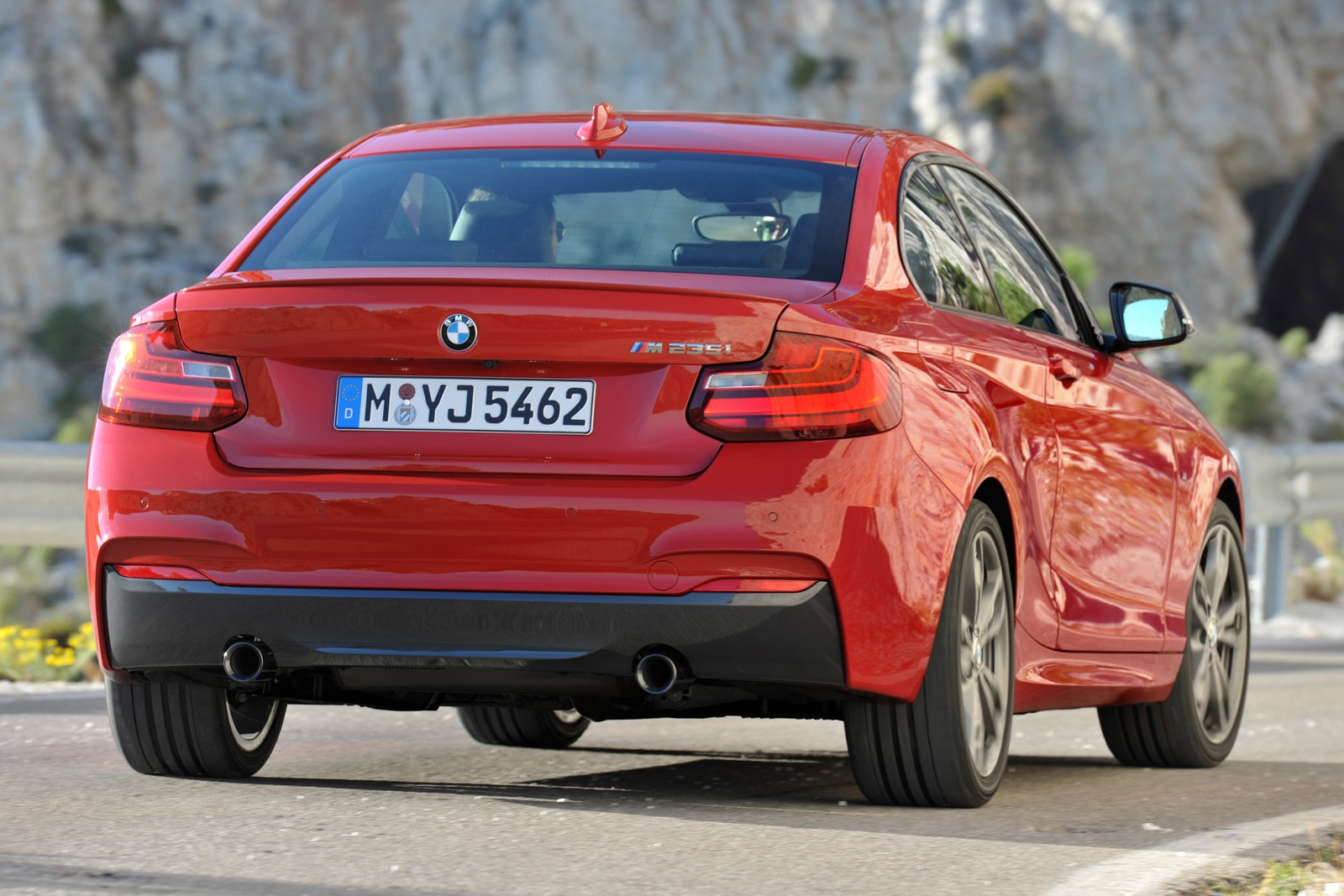 [View-5-BMW-2-Series-Coupe%255B3%255D.jpg]