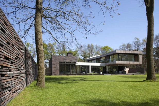 house at the edge of a forest by hilberink bosch architects 6 house at the edge of a forest by hilberink bosch architects 6