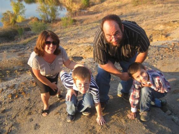 [Kris%2520Howe%2520and%2520the%2520Family%2520Photo%2520by%2520Shelley%2520Kofler%2520KERA%2520News%255B4%255D.jpg]