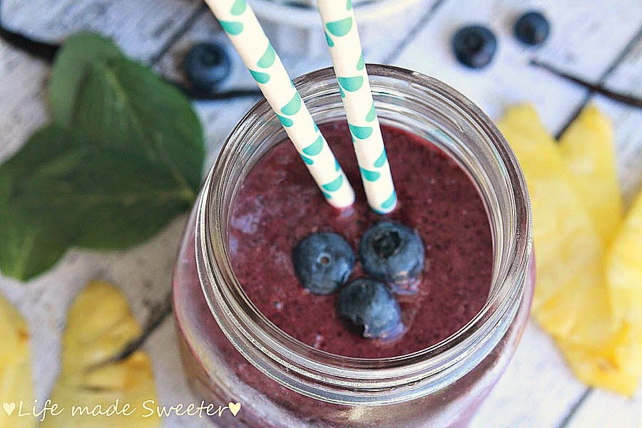 Blueberry Pineapple Green Detox Smoothie + Blendtec Givea