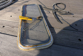 Cleaning the old gaskets