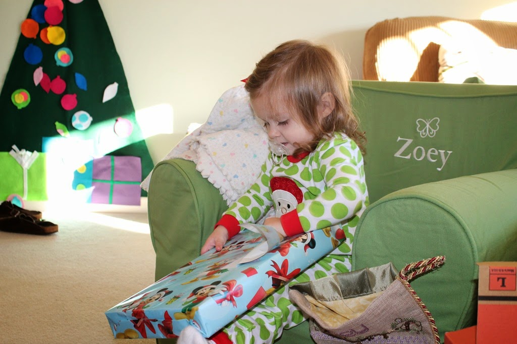 [Zoey-Opening-Christmas-From-Santa44.jpg]