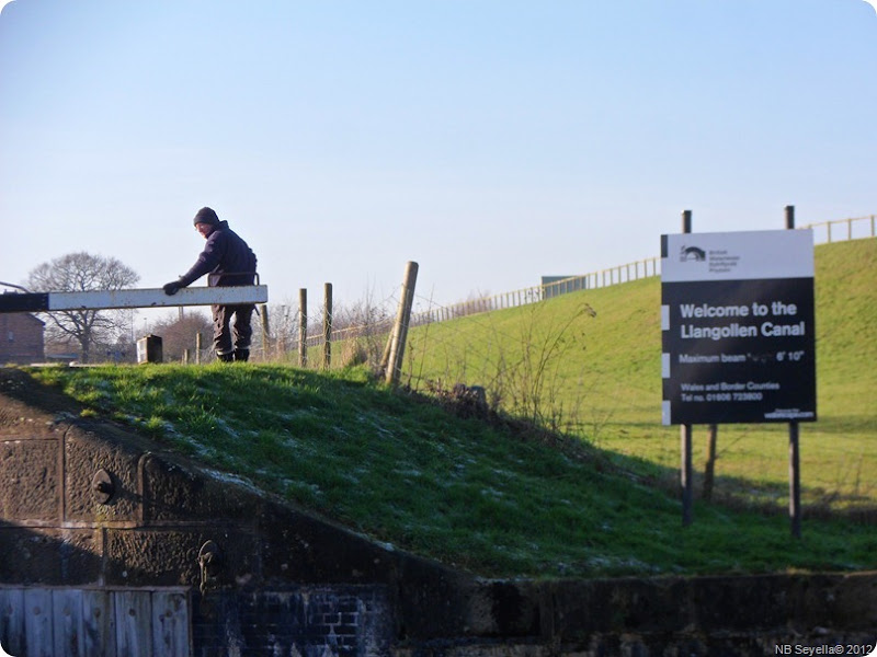 SAM_0009 George and Hurleston Lock 1