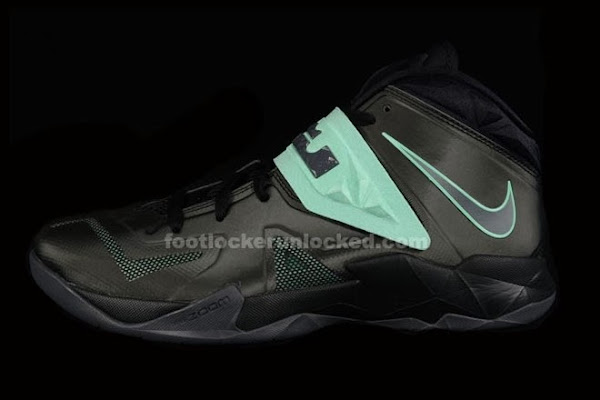 Live Look at LeBron8217s Nike Zoom Soldier VII 8220Green Glow8221