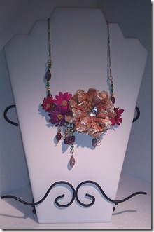 Steph Flower Necklace